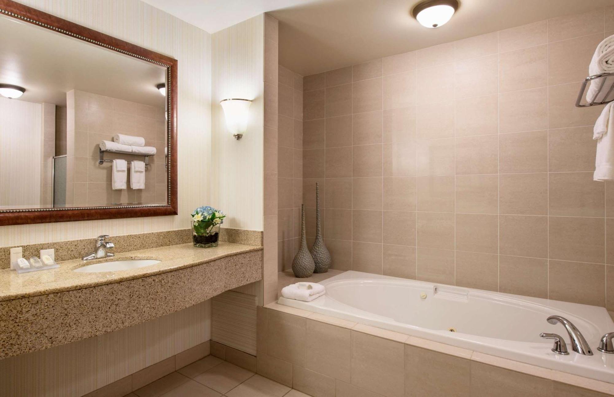 Hilton Garden Inn West Edmonton Dış mekan fotoğraf