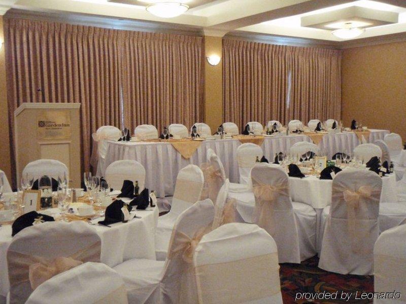 Hilton Garden Inn West Edmonton Restoran fotoğraf